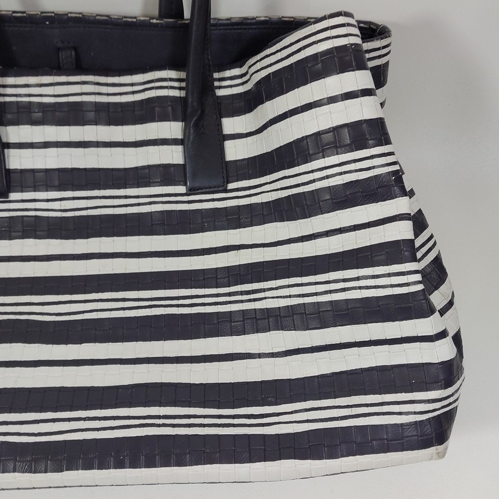 COACH BLEECKER EMBOSSED LEATHER LARGE STUDIO TOTE F31081 BLUE/WHITE PURSE - Picture 6 of 16
